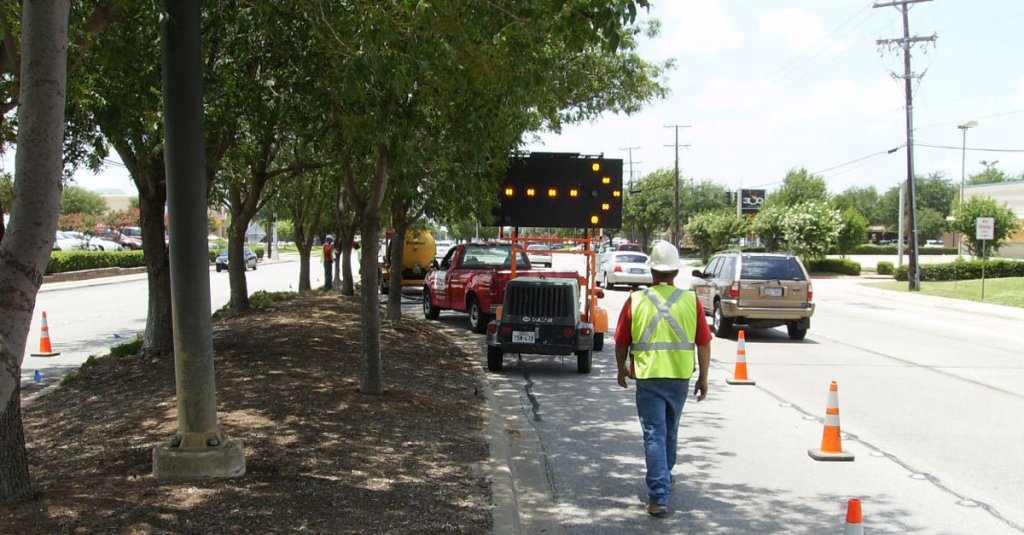 RHSI contractor on roadside.